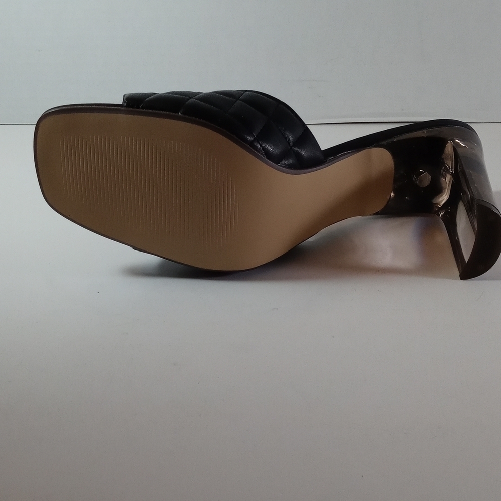 Shoes - Picture 5 of 6